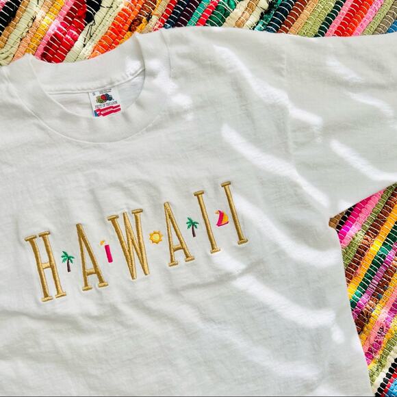 Vintage 80s 90s Single Stitch Hawaii Embroidered Fruit of the Loom Tee Shirt - Picture 1 of 10